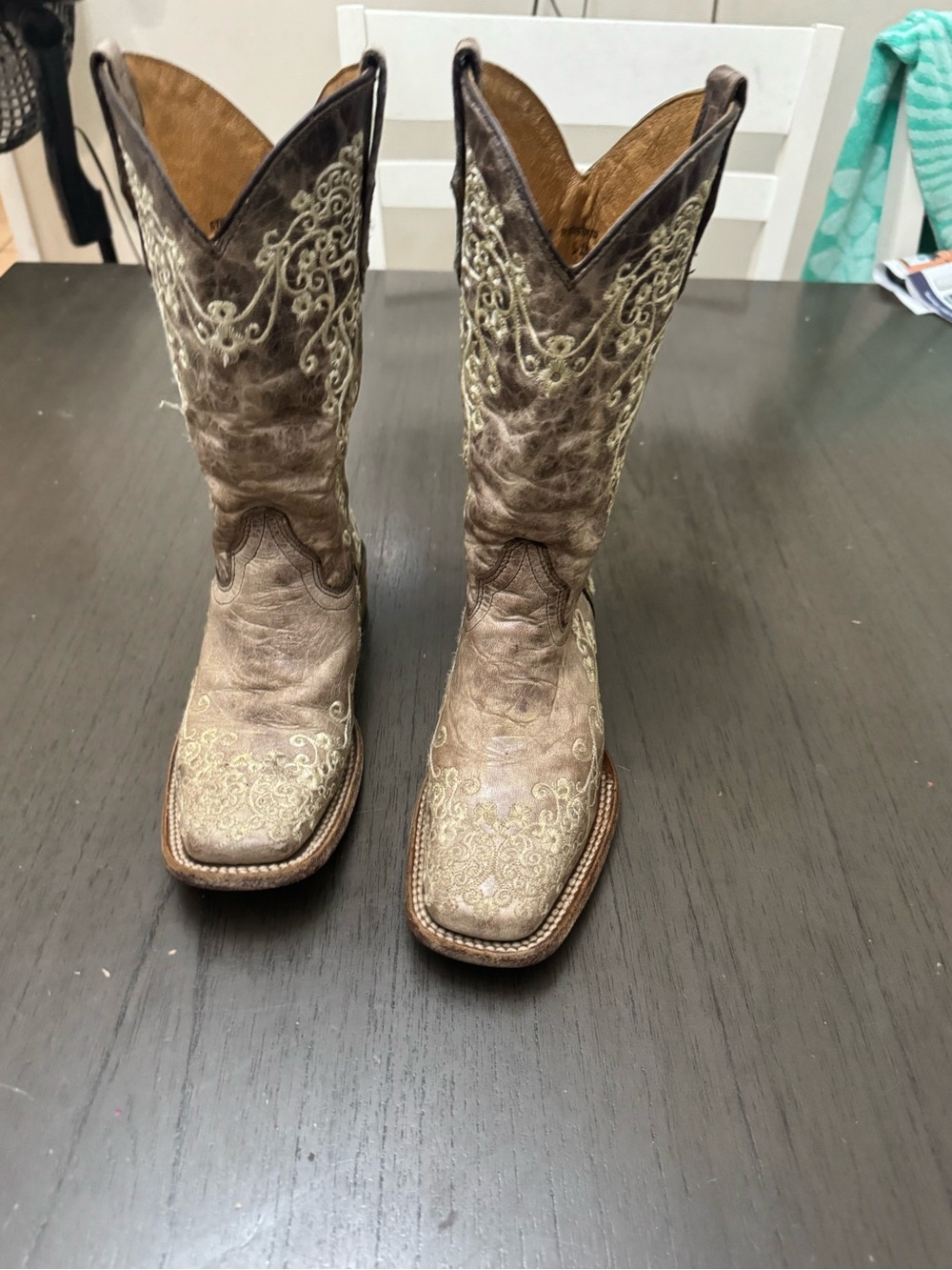CORRAL WOMEN'S BROWN CRATER EMBROIDERED WESTERN BOOTS - SQUARE TOE size 2